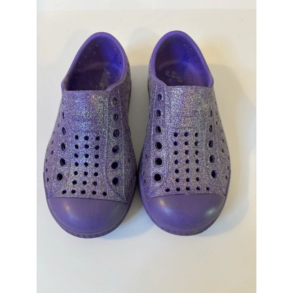 NATIVE Jefferson Purple Sparkly Pool Shoes Kids 7 Water
